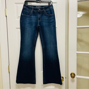DL1961 Joy flare dark blue jeans. Nirvana wash. Size 30.